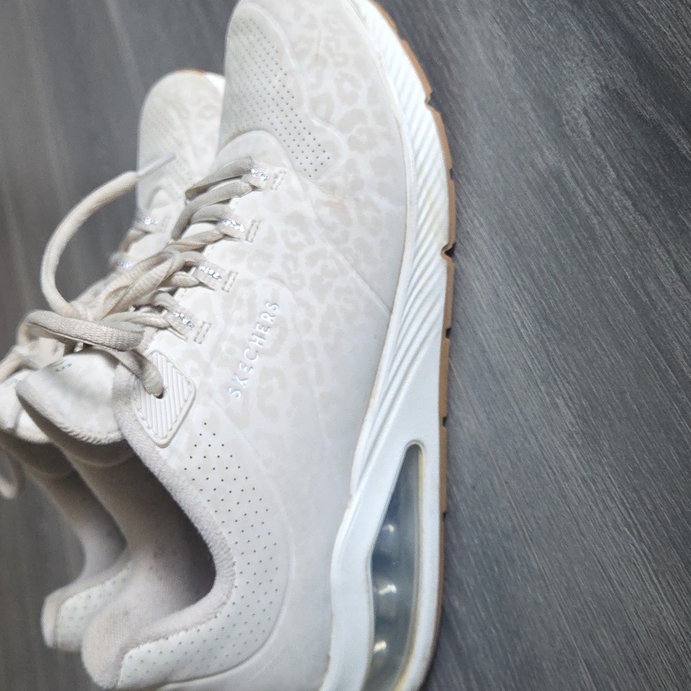 Skechers Women's Cream Sneakers
